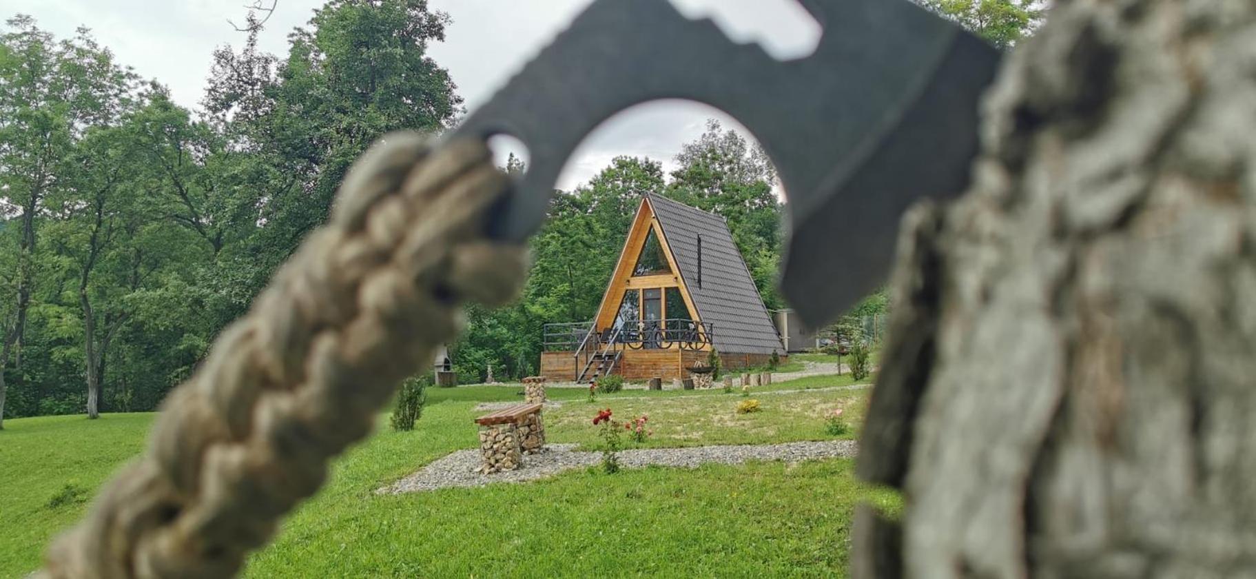 Casutele Din Poienita Villa คอมาร์นิค ภายนอก รูปภาพ